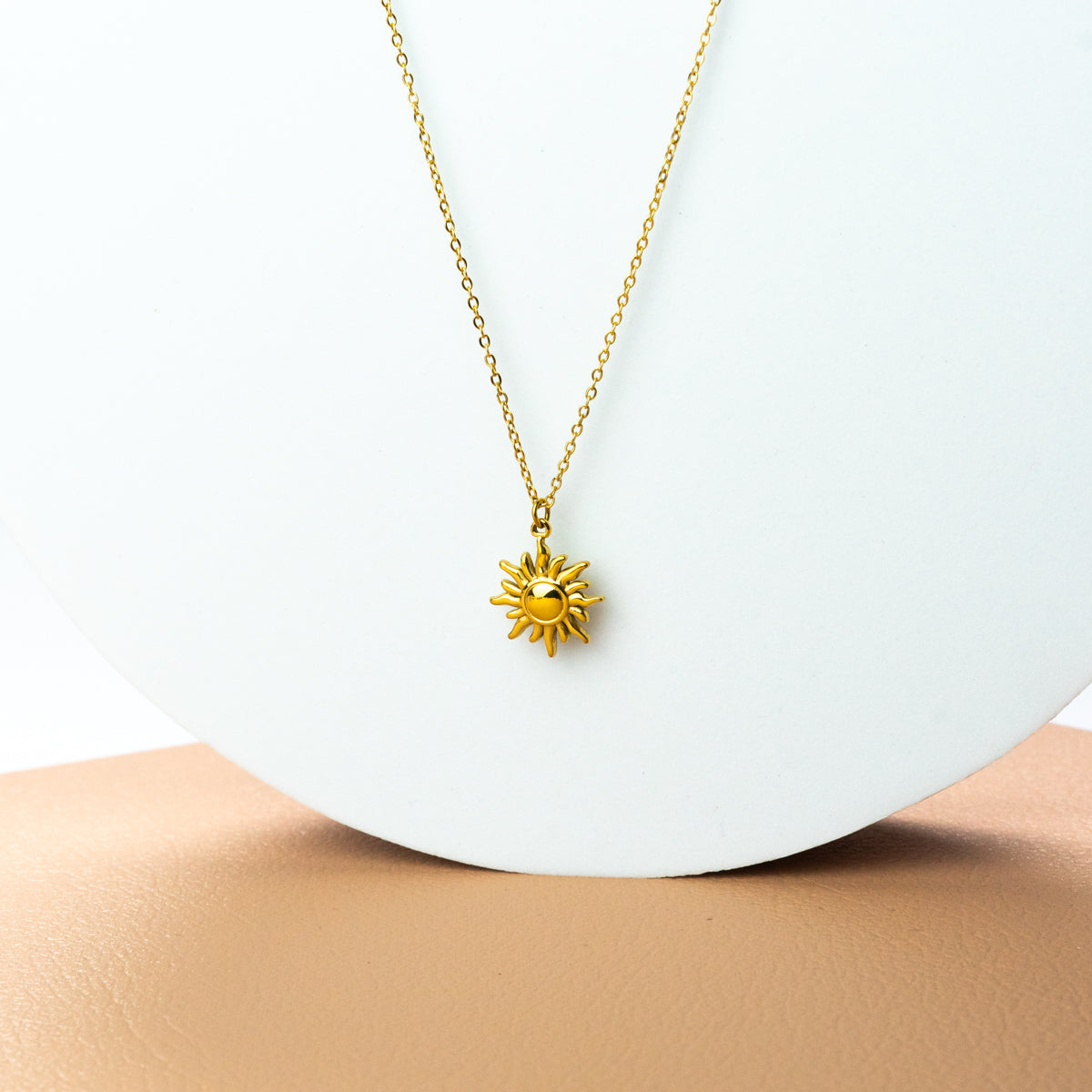 The CYRA Necklace